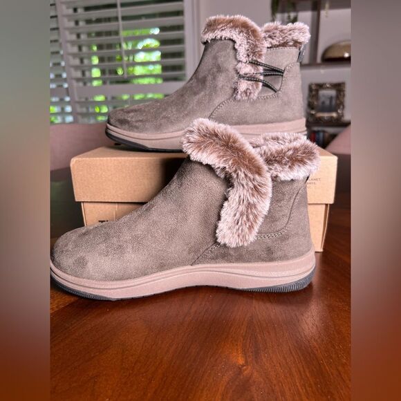 Clark's Cloudsteppers Breeze Fur Dark Olive Ankle Boot 🔥 Size 6.5 🔥 NEW - Picture 2 of 7